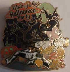 32783 - Mickey's Halloween Party - Mickey and Pluto - Disneyland Resort alternate image