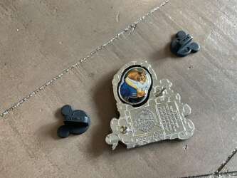 51198 - Beauty and the Beast - Belle and the Beast Mirror Spinner alternate image