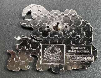 56810 - Halloween 2019 - Witch Minnie Mouse Petting Figaro alternate image