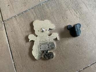 56909 - Christmas 2022 - Vintage Christmas Mickey - Cheer Banner alternate image