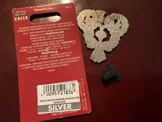 56910 - Christmas 2022 - Vintage Mickey Christmas Wreath alternate image