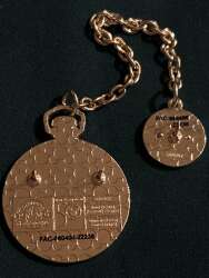 58642 - Walt Disney World 50th Anniversary Vault Collection - Mickey Mouse Pocket Watch alternate image