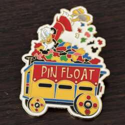 61725 - Mickey’s Trade Parade - Pin Float - Walt Disney World alternate image