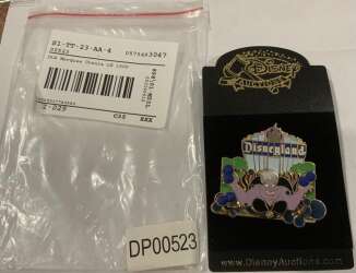 70509 - Characters at 1990s Disneyland Marquee - Ursula - Disney Auctions alternate image