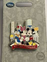 72507 - World Of Disney (NYC) - NYC Mickey Minnie Donald Times Square - Disney Store US alternate image