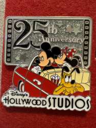 75170 - Disney’s Hollywood Studios 25th Anniversary  - Disney Hollywood Studios 25th Anniversary Cast Member - Walt Disney World alternate image