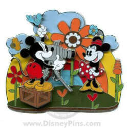 Paola Gutierrez - Perfect pose camera with flowers