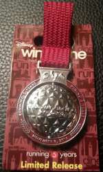 3095 - runDisney: Wine & Dine Half Marathon Weekend - Wine And Dine Finishers Medal - Walt Disney World alternate image