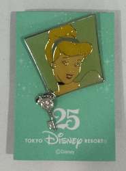 78733 - Tokyo Disneyland 25th Anniversary Key Collection - Cinderella - Tokyo Disneyland Resort alternate image