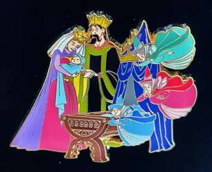 84735 - Sleeping Beauty Lifespan Series - The King, Queen, and Baby Aurora with the Good Fairies - Disney Store US alternate image