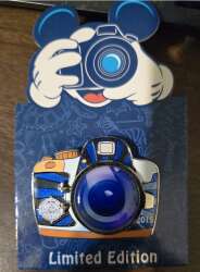 87349 - Disney Vacation Club 2015 Camera Series - Donald Inside camera lens - Disney Vacation Club alternate image