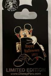 88740 - Halloween 2011 - Mickey Mouse in Vampire Costume - Theme Park Cast Member Exclusive alternate image