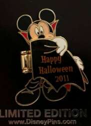 88740 - Halloween 2011 - Mickey Mouse in Vampire Costume - Theme Park Cast Member Exclusive