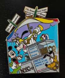 90738 - World Of Disney (NYC) - Goofy's Hot Dog Stand - Disney Store US alternate image