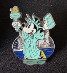 90742 - World Of Disney (NYC) - Minnie Statue of Liberty - Disney Store US
