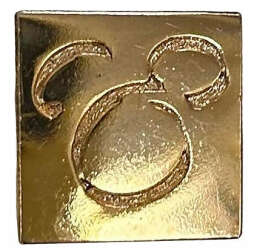 91402 - Gold Mickey Lapel - VIP - Disneyland Resort