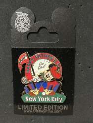 92276 - World Of Disney (NYC) - Father’s Day 2008 - Mickey Golfing - Disney Store US alternate image