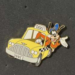 92281 - World Of Disney (NYC) - NYC Transportation - goofy driving taxi - Disney Store US