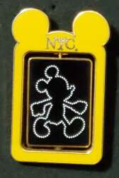 92305 - World Of Disney (NYC) - Mickey Walk/Don't Walk Sign - Disney Store US