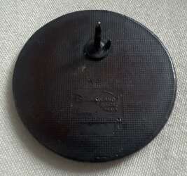 93272 - Pirates of the Caribbean - Skull and Crossed Swords Logo Coin - Disneyland Resort Paris alternate image