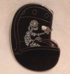 Mummy with Teacup (Silver Metal)