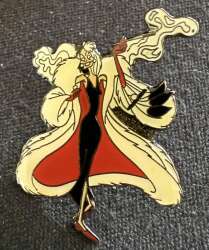 94469 - 101 Dalmatians - Cruella de Vil and 2 Puppies 3 Pin Set - Disney Store Japan alternate image