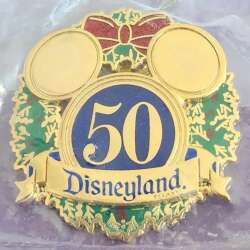 95091 - DLR Cast Member Pin of the Month - 50th Anniversary Christmas Wreath - Disneyland Resort alternate image