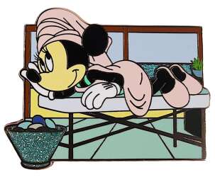 95582 - Disney Cruise Line - Minnie At The Spa - Disney Cruise Line