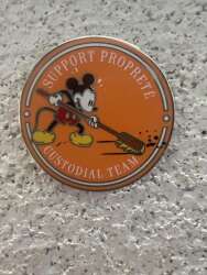 95809 - Cast Member - Disneyland Paris - Custodial Team - Support Propreté - Orange - Disneyland Resort Paris