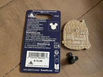 96429 - Teacher's Day - Sorcerer Mickey Mouse & Yensid Fantasia - 2025 alternate image