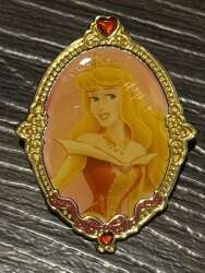 98249 - Disney Shopping 3 Pin Princess Cameo Set - Aurora