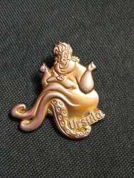 98486 - 100 Golden Relief pins - Ursula - Disney Store Japan