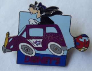 98712 - Goofy - Goofy Purple Car Puzzle Piece