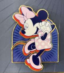 98996 - D23 Gold Member 2025 Gift - Minnie Mouse ONLY - Disney Fan Club alternate image