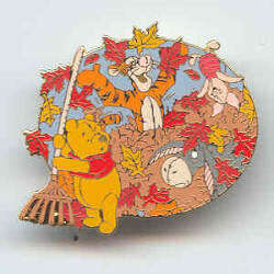99125 - Winnie the Pooh Seasons Series - Winnie the Pooh & Friends Raking Leaves