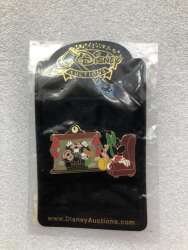 99687 - Unknown Series - FAB 4 - Sitting By The Fireplace - Disney Auctions