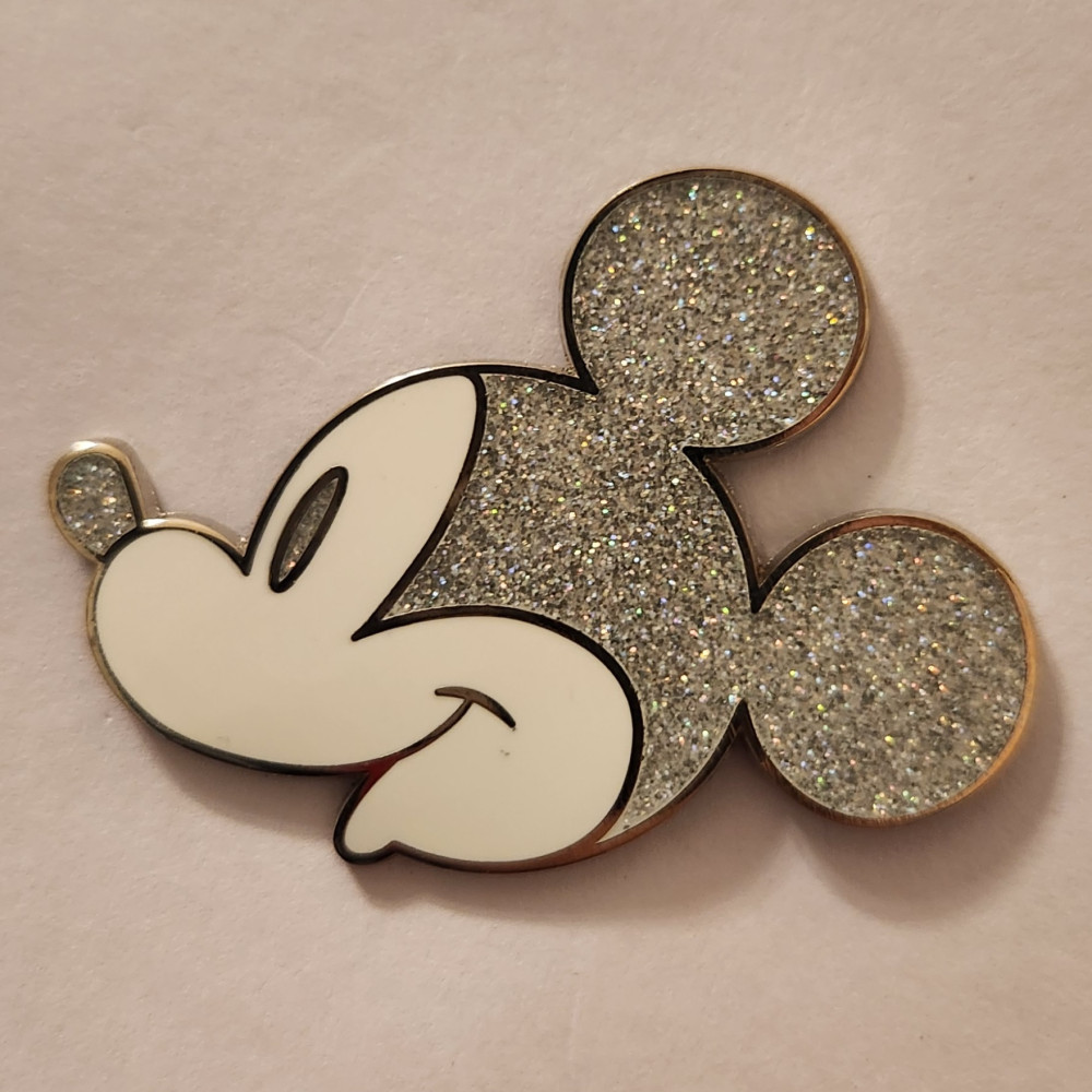 Peluche Mickey Mouse Memories décembre Disney Store édition limitée