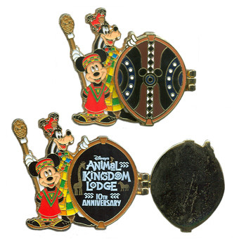 12969 - 10th Anniversary - Mickey and Goofy as King Pin with Shield ...
