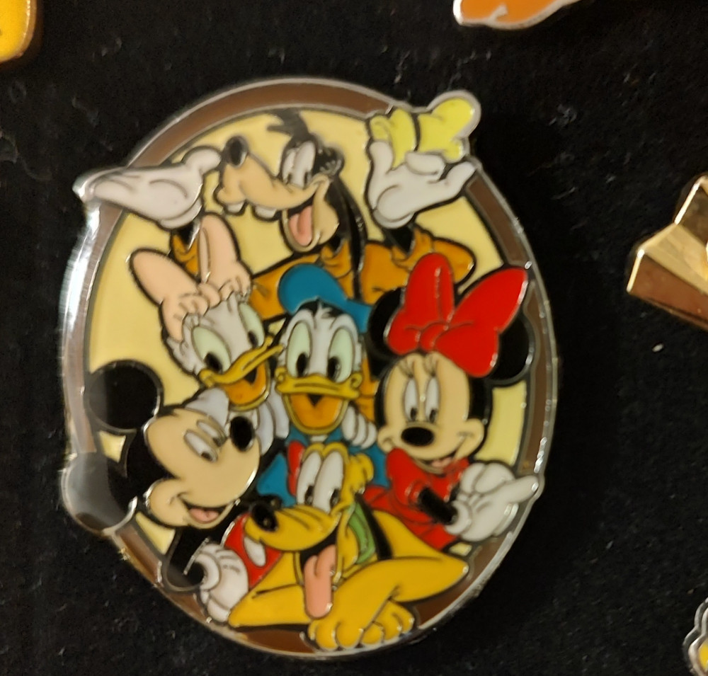 59101 Sensational Six Mickey Minnie Pluto Donald Daisy And Goofy Oval Jerry Leigh 59101 Sensational Six Mickey Minnie Pluto Donald Daisy And Goofy Oval Jerry Leigh