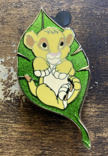 66615 - Baby Simba on Leaf - The Lion King - Disney Studio Store