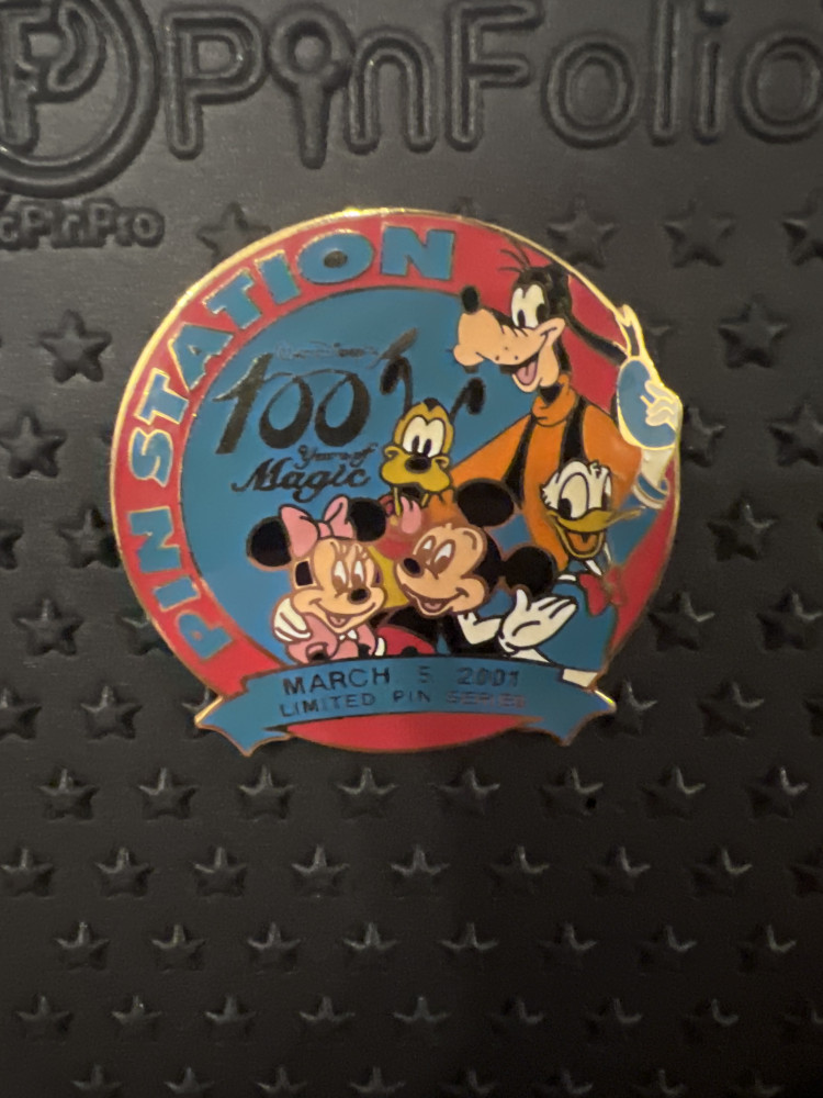 83424-mickey-pals-pin-station-misc-disney-licensed-disney-pin
