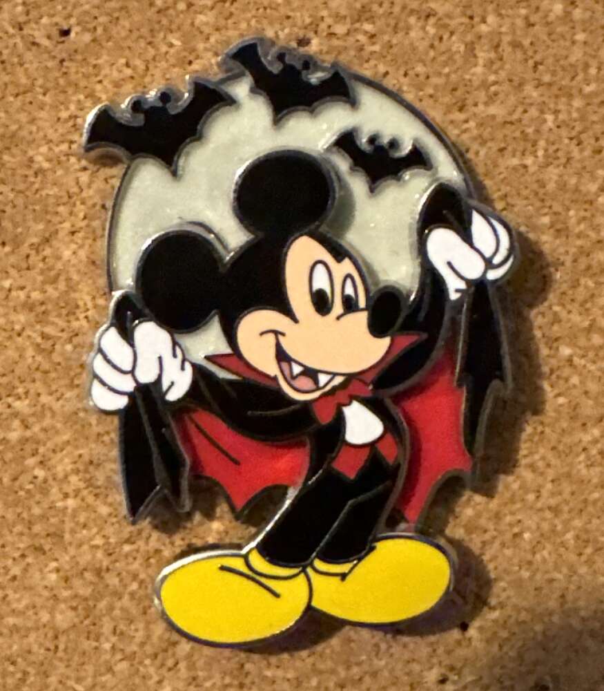 Disney's Vampire Mickey And Minnie Mouse Red & Black 22