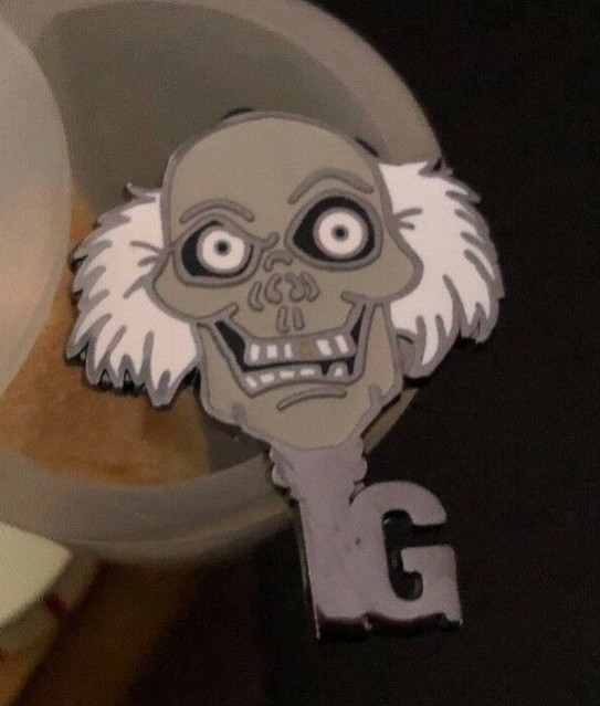 Hat Box Ghost with Pins Hat Box Ghost Key Haunted Mansion O'Pin