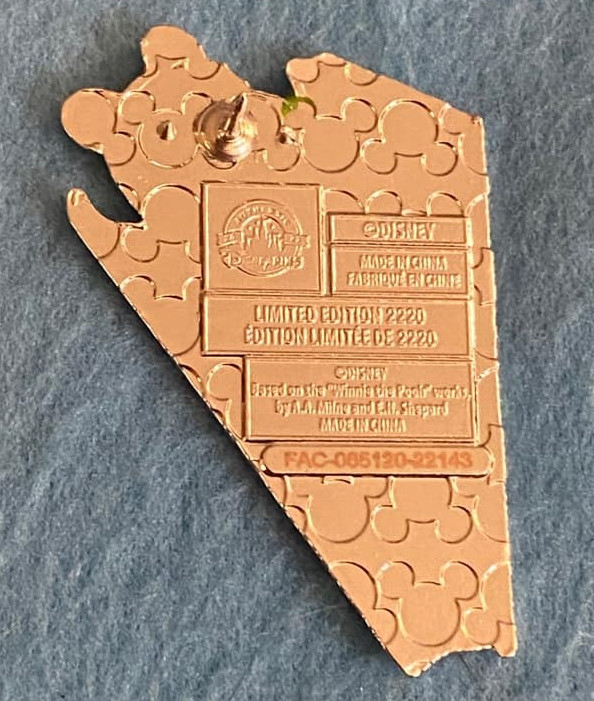 56594-winnie-the-pooh-24-day-holiday-countdown-calendar-mystery-pin
